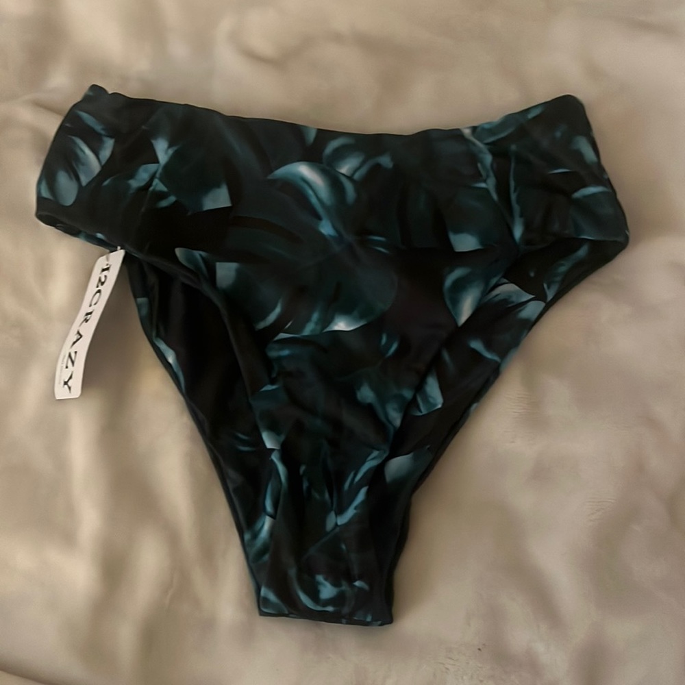 12 Crazy bikini bottoms